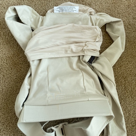 Lalabu Kerier ~ Baby Carrier - Picture 2 of 3